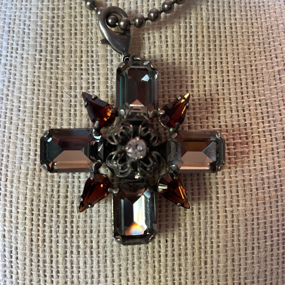 Beautiful crystal Sabika cross with long adjustable matching chain.